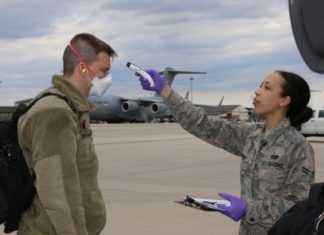 В США рассказали о солдатах, вынужденных шить себе маски