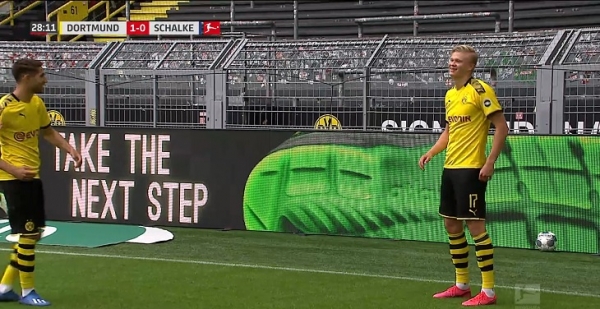 Холанд забил первый гол новой эпохи после великой пятки Брандта. А потом не знал, как праздновать