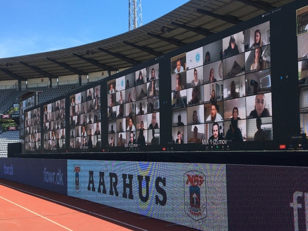Тысячи Zoom-зрителей в Дании &ndash; лучший перфоманс рестарта. &laquo;Орхус&raquo; подружился с сервисом, воссоздал трибуны и аккуратно добавил офлайн
