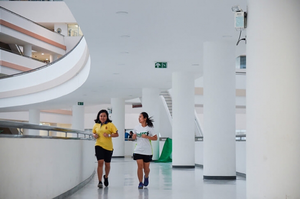 Современные атлетические треки &ndash; городские места силы. Вот несколько примеров из Афин, Лондона и Грозного  