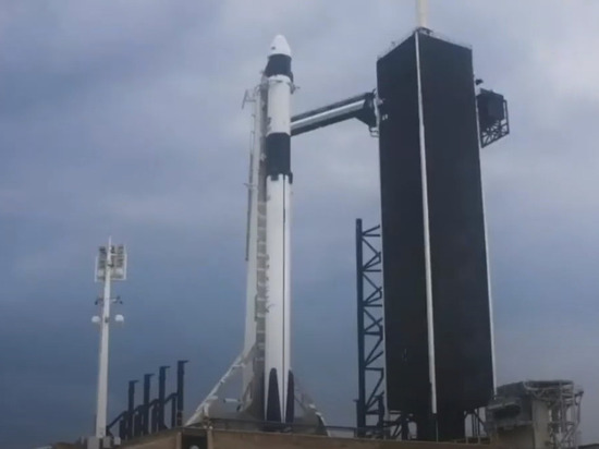 Трамп покинул мыс Канаверал после несостоявшегося запуска Crew Dragon