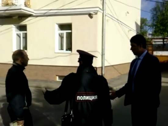 Ярославский чиновник обещал помочиться на жителя после замечания о самоизоляции