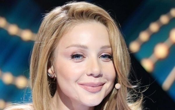 "Поправилась": Тину Кароль сняли без макияжа в Карпатах