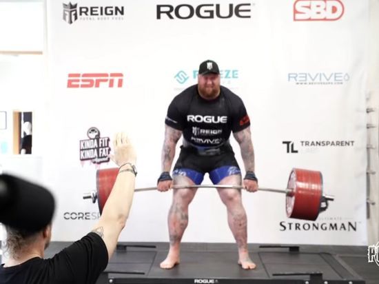 "Гора" из "Игры престолов" поднял штангу в 500 кг