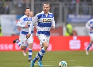 Родился в России, в калмыцкой Яшалте, вырос в Германии, играет в футбол в Южной Корее