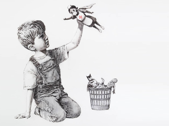 Бэнкси продемонстрировал граффити с новым супер-героем - медсестрой