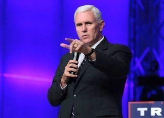 Пенс ушел на самоизоляцию из-за заболевшего COVID-19 пресс-секретаря