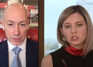 Поклонская ответила Гордону, который назвал ее «символом предательства»