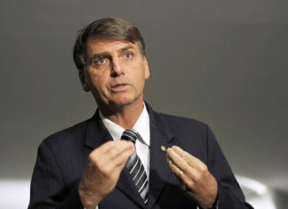 Президент Бразилии отверг обвинения во вмешательстве в работу следствия