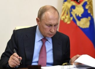 Путин уделал чиновников ручкой