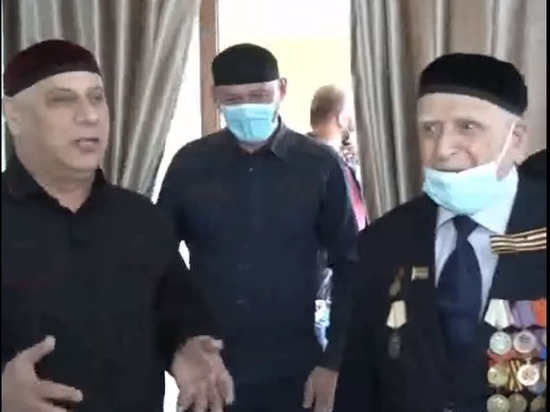 В Чечне выплатили ветеранам войны по миллиону рублей