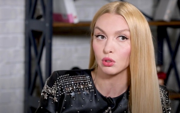 Оля Полякова стала жертвой домашнего насилия