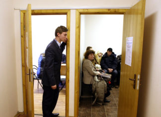 Российские компании массового сокращают штат и зарплаты