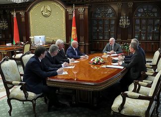 «Скопировал Путина»: какую новую Конституцию хочет Лукашенко