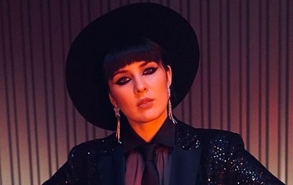 Певица MARUV снялась в купальнике после карантина