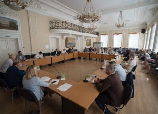 «Тандем» атакуют арендаторы: «Нам что, продать квартиры, машины, чтобы все оплатить?!»