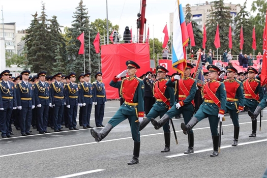 В Самаре прошел парад в честь 75-летия Победы