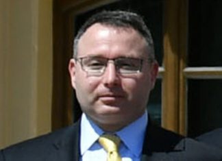 Украинский свидетель в деле об импичменте Трампа подал в отставку