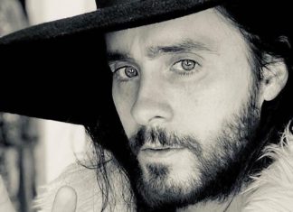 Джаред Лето в соломенной шляпе и «кимоно» рассмешил сеть