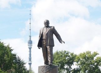 Илон Маск пообщался с семьей академика Королева