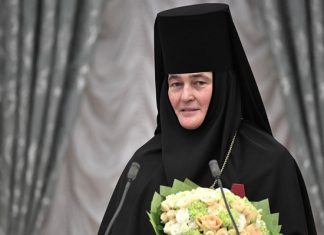 «В ад с комфортом»: Кураев оценил авто монахини за 9,5 млн