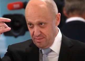 «Собирай манатки и вали»: Пригожин пригрозил Навальному