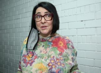 Лолита, запрещённая на Украине, тайком передала подарки матери в Киев