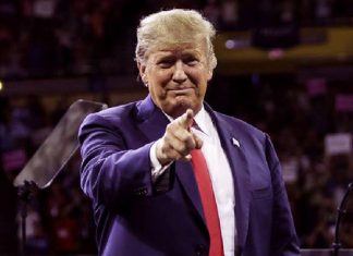 Трамп сравнил себя в маске с персонажем вестернов