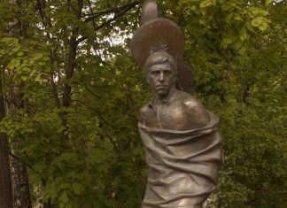 Садальский заявил, что сын Высоцкого «отрезал папе голову»