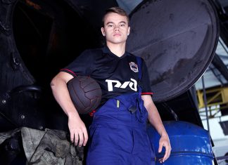 В РПЛ не только воюют с судьями. Дмитрий Рыбчинский из «Локо» сделал два классных ассиста, он равняется на Криштиану и Неймара