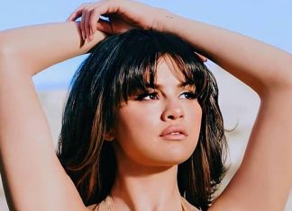 Селена Гомес впервые за долгое время надела бикини