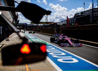 Маленькая команда «Ф-1» скопировала чемпионскую машину, схватила штраф в $470 тысяч и потеряла очки. Но для нее это – победа