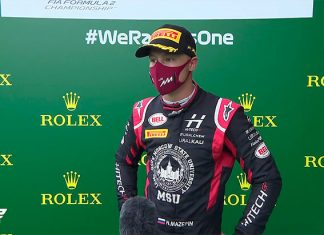 Наш пилот потерял первое место в «Ф-2» из-за спорного штрафа и разъярился: сбил подиумную табличку и чуть не травмировал победителя