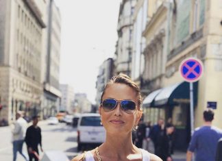 Мама Луки Дончича (бывшая танцовщица и модель) управляет его бизнес-империей. В Словении ее критикуют за чрезмерную опеку сына