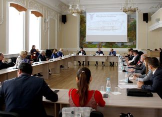 «Каждая оплата – и люди уходят в запой на 2–3 дня»: на что бизнес жаловался Нафикову