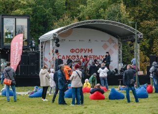 «Они могут выйти из тени и зарабатывать легально»: фестиваль самозанятых в Казани