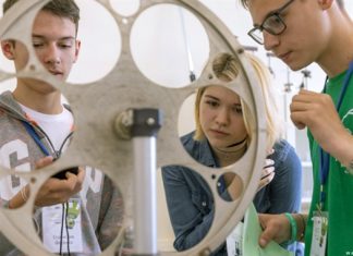 На фестивале «NAUKA 0+» презентовали научно-популярные программы по физике