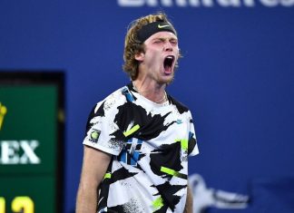 На US Open будет русский четвертьфинал. Рублев с умом прошел неудобного Берретини, Медведев посмотрел на фак от Тиафу