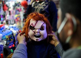 Сатана поможет коронавирусу: туристов на Хеллоуин в Казань уже свозят автобусами