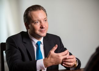 ОБЩЕСТВЕННЫЙ ДЕЯТЕЛЬ