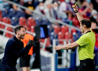 А помните, как вел себя Романцев на скамейке? Совсем не так, как Тедеско: молчал, даже когда «Спартак» всех громил