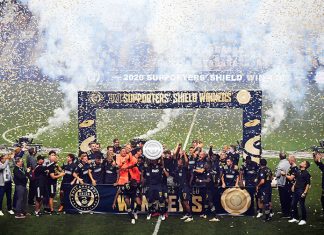 Чемпиону регулярки МЛС не доставили вовремя трофей. Пришлось замаскировать под него щит Капитана Америки