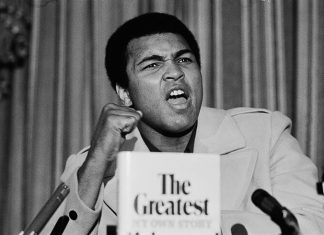 Стихотворения Мохаммеда Али переводил даже Бродский. А боксера избирали профессором поэзии Оксфорда