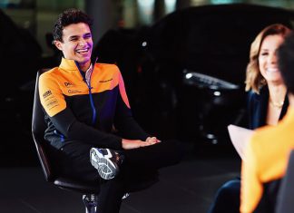 Гонщика «Ф-1» липучкой крепили к карту, чтоб не выпадал – настолько он был маленьким. Сработало: парень выиграл чемпионат мира