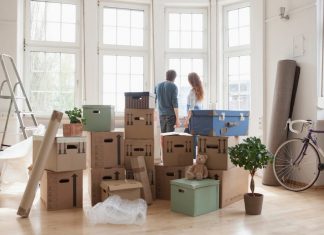 Переезд во Францию: как перевезти вещи