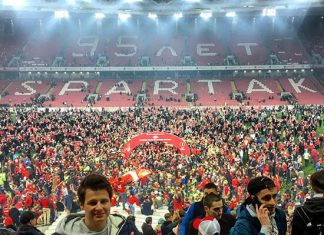 «Я не мог выбрать между ЦСКА и «Спартаком» – поэтому родители меня привели на дерби». Воспоминания сотрудников Sports.ru об их походах на «Спартак»