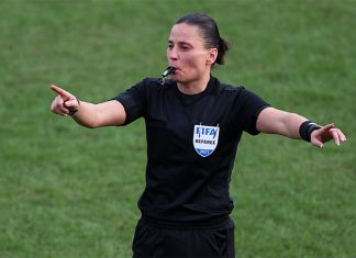 Пустовойтова дебютировала в ФНЛ. Она верит, что скоро будет судить и РПЛ, а Карасев готов быть ее ВАРом