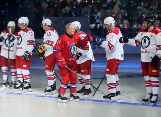 Путин снова забивает: 8 голов в гала-матче Ночной лиги! Ради игры с президентом легенды хоккея сидели на карантине