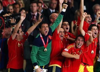 Одна ужасная ошибка в финале Евро испортила вратарю Испании карьеру – хотя он был идолом и суперзвездой. Все сломалось после штрафного Платини