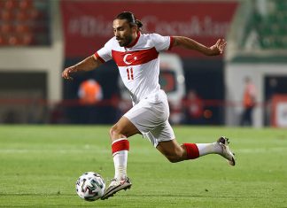 Собрали все формы Евро-2020: мозаика льва у голландцев, рысь – у македонцев, звуковая волна от пения гимна – у датчан